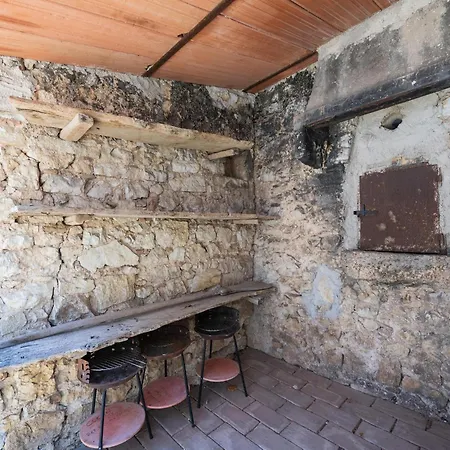 Quiet In With Swimming Pool A Few Kilometers From Rasiglia *